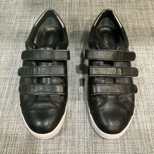 Vionic Spledid Bobbi Women's Black Leather Strap Sneakers